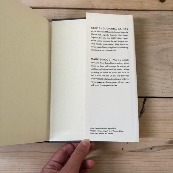 The Magnolia Story Book Chip & Joanna Gaines - Picture 4 of 5